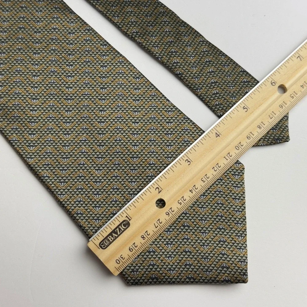 Bill Blass Black Label Mens Silk Tie Olive Green Gold Geometric Chevron USA Made